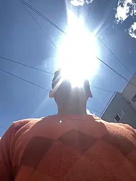 elfernh online show from October 5, 2025, 5:47 pm