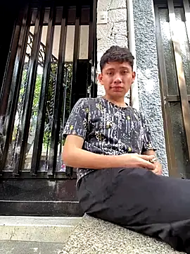 elfernh online show from October 16, 2025, 2:14 pm