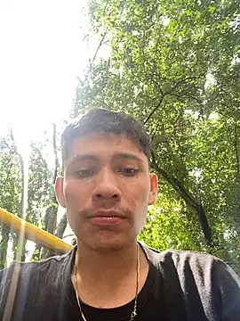 elfernh online show from October 6, 2025, 6:08 pm