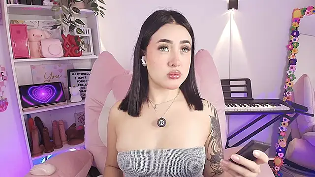 justonecute online show from April 18, 2026, 3:42 am