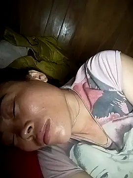 CoMay003 online show from April 6, 2026, 10:33 pm