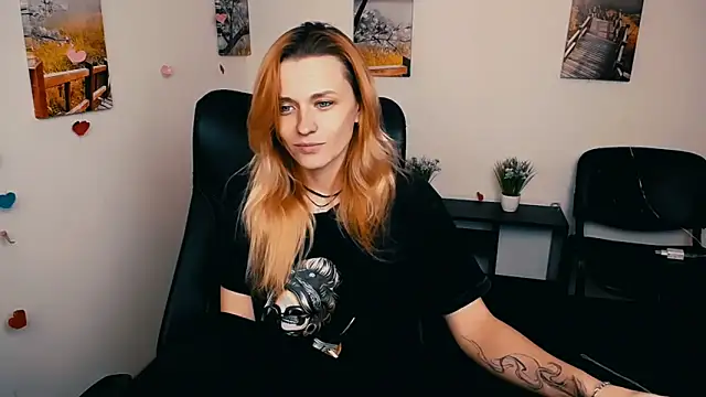 Snapshot of PeppyMia chatting on November 24, 2025, 7:41 am PeppyMia online show from November 24, 2025, 7:41 am