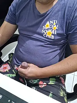 Snapshot of Carloskasado chatting on November 15, 2025, 8:46 pm Carloskasado online show from November 15, 2025, 8:46 pm