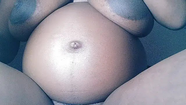 Snapshot of Chloe2001 chatting on November 3, 2025, 9:13 am Chloe2001 online show from November 3, 2025, 9:13 am