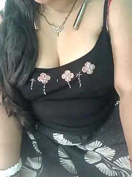 Snapshot of Anjali-bhabhi chatting on April 5, 2026, 6:20 am Anjali-bhabhi online show from April 5, 2026, 6:20 am