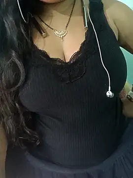 Snapshot of Anjali-bhabhi chatting on March 17, 2026, 6:27 am Anjali-bhabhi online show from March 17, 2026, 6:27 am