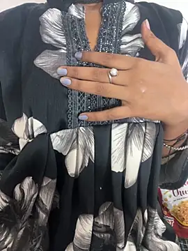 tanisha-2005 online show from November 11, 2025, 5:19 pm