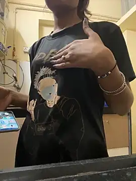 Snapshot of tanisha-2005 chatting on September 14, 2025, 5:02 pm tanisha-2005 online show from September 14, 2025, 5:02 pm