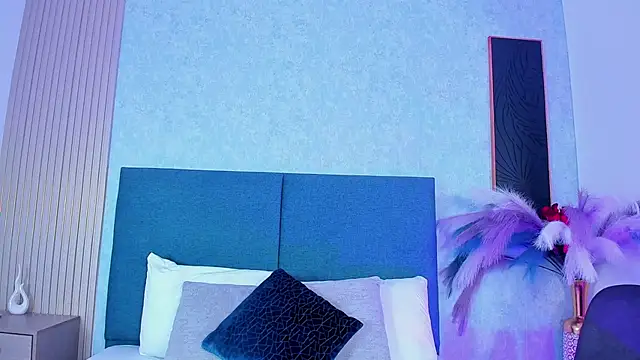 Laura Ivy online show from March 27, 2026, 1:01 pm