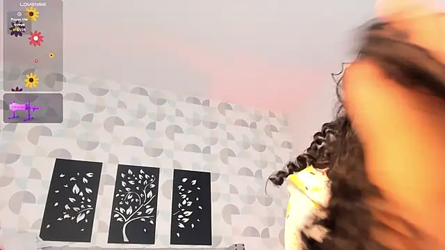 cristhi esterling online show from November 8, 2025, 12:09 pm