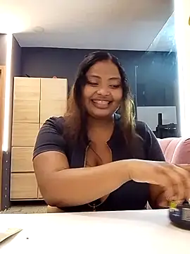 Cristal hott1 online show from February 17, 2026, 7:22 pm