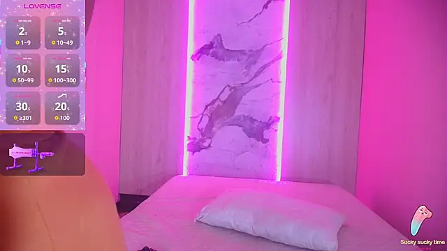 Snapshot of Cristal_hott1 chatting on October 24, 2025, 8:30 pm Cristal hott1 online show from October 24, 2025, 8:30 pm