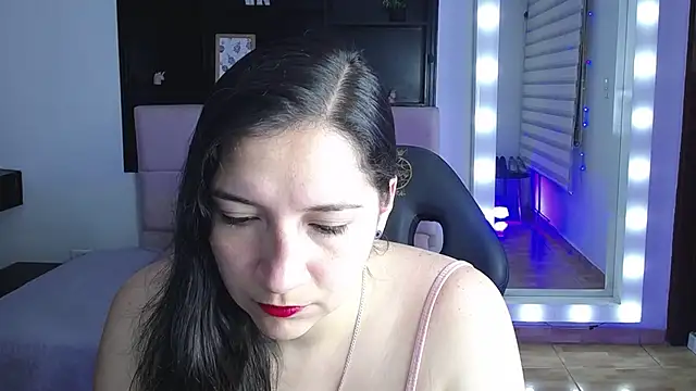 Agatha bellucci  online show from November 11, 2025, 2:01 pm