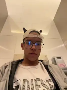 Snapshot of diegoand0911 chatting on June 12, 2026, 7:22 pm diegoand0911 online show from June 12, 2026, 7:22 pm