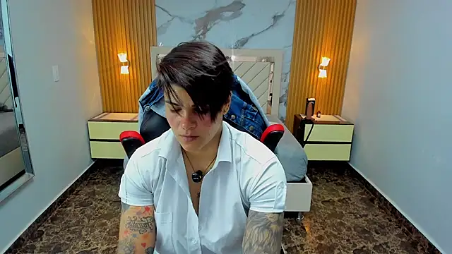 KAROLLJONES1 online show from March 3, 2026, 7:21 pm