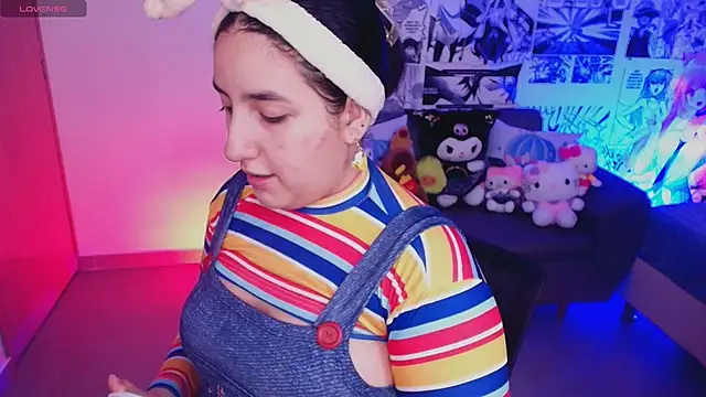 Snapshot of ambar_lover chatting on October 27, 2025, 8:32 pm ambar lover online show from October 27, 2025, 8:32 pm