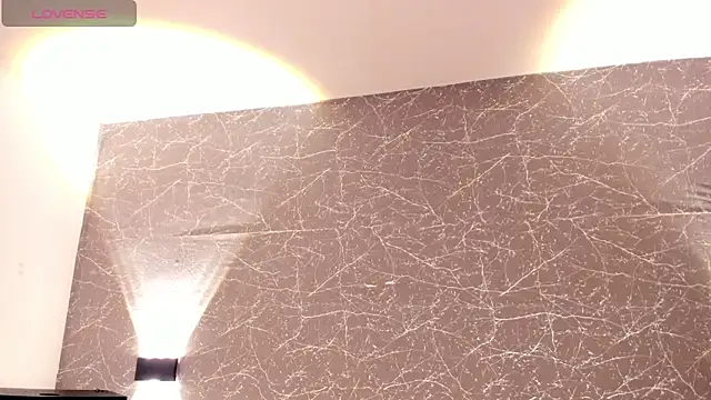 Snapshot of Miss_Charlottet chatting on December 15, 2025, 9:20 pm Miss Charlottet online show from December 15, 2025, 9:20 pm