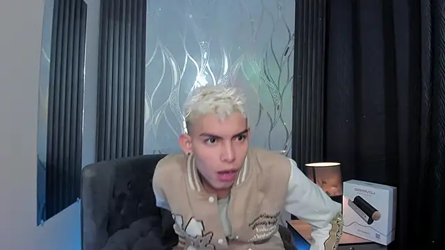 Room 69x online show from January 10, 2026, 4:08 am