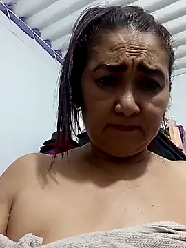 linda luna29 online show from November 2, 2025, 1:21 am