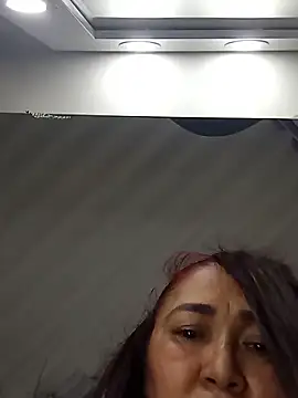 Snapshot of linda_luna29 chatting on May 16, 2026, 5:23 pm linda luna29 online show from May 16, 2026, 5:23 pm