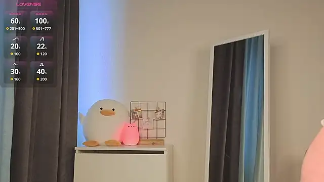 roxydolll online show from March 24, 2026, 2:11 am