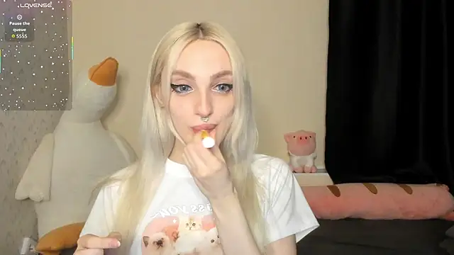 succubantra online show from February 19, 2026, 2:47 pm