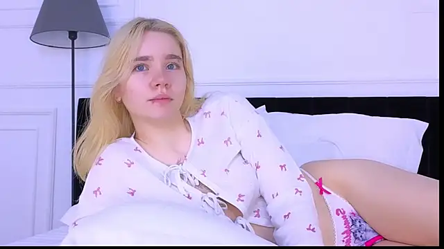 Snapshot of ANNABELLE_LU chatting on November 13, 2025, 2:48 am ANNABELLE LU online show from November 13, 2025, 2:48 am