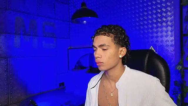 AlanCutee online show from March 29, 2026, 4:03 am