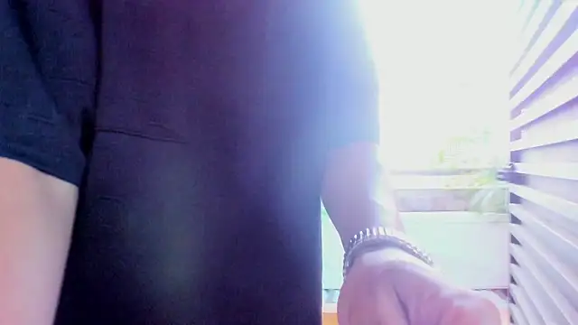 Snapshot of AlanCutee chatting on November 2, 2025, 12:43 pm AlanCutee online show from November 2, 2025, 12:43 pm