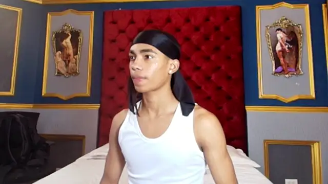 Snapshot of AlanCutee chatting on December 15, 2025, 8:14 pm AlanCutee online show from December 15, 2025, 8:14 pm