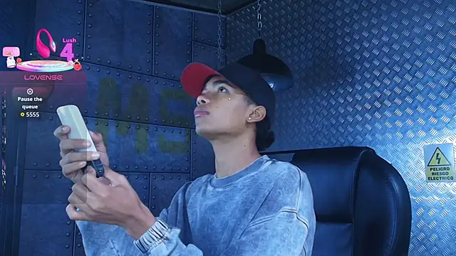 Snapshot of AlanCutee chatting on October 29, 2025, 11:20 am AlanCutee online show from October 29, 2025, 11:20 am