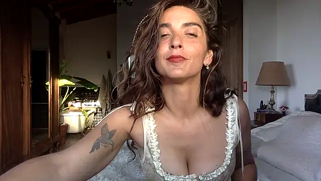 venuslibre online show from May 6, 2026, 8:13 pm