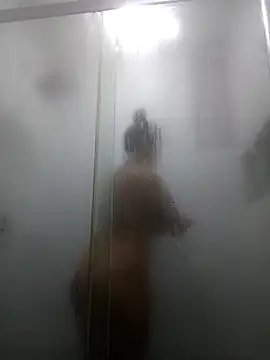 Snapshot of Esmeralda333 chatting on October 30, 2025, 12:36 pm Esmeralda333 online show from October 30, 2025, 12:36 pm