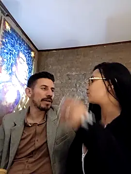 Snapshot of Esmeralda333 chatting on November 19, 2025, 12:43 am Esmeralda333 online show from November 19, 2025, 12:43 am