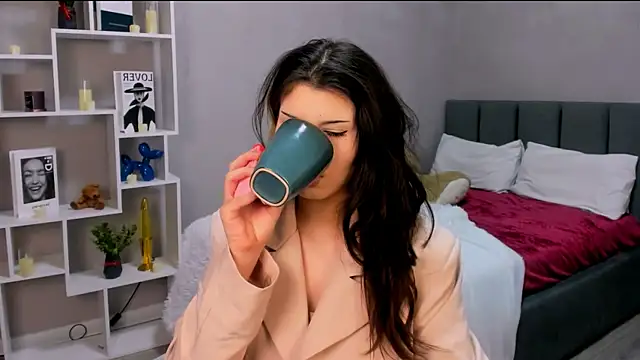 AnoraDark online show from February 8, 2026, 3:43 pm