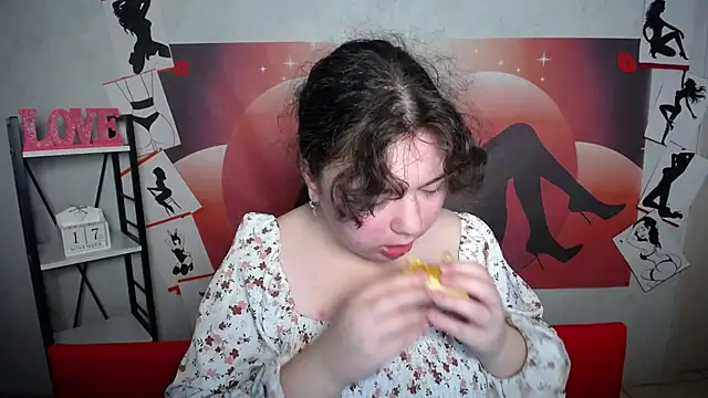 Snapshot of NeonilaLisova chatting on November 17, 2025, 12:20 pm NeonilaLisova online show from November 17, 2025, 12:20 pm