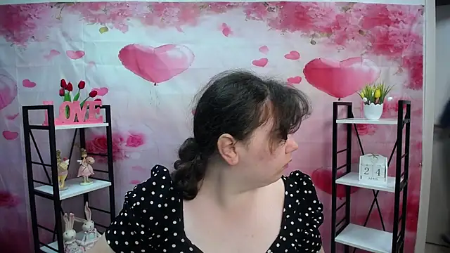 Snapshot of NeonilaLisova chatting on April 24, 2026, 5:09 am NeonilaLisova online show from April 24, 2026, 5:09 am