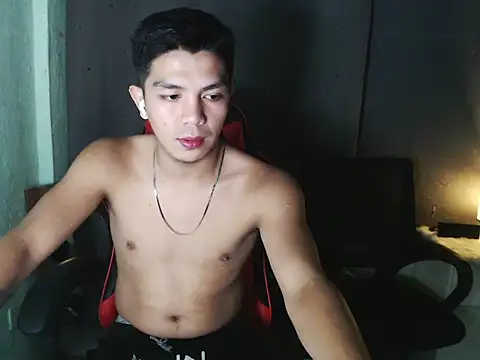 Snapshot of Hunky_paul chatting on July 6, 2026, 6:32 pm Hunky paul online show from July 6, 2026, 6:32 pm