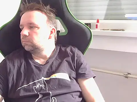 kristianss08 online show from April 14, 2026, 8:19 am