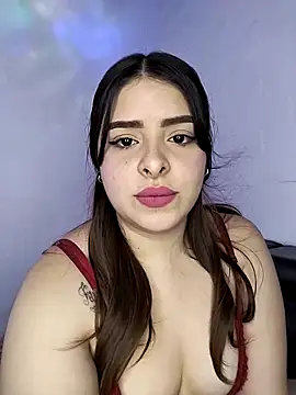 Nahomy cm online show from December 14, 2025, 8:03 pm