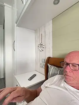 Snapshot of philefc chatting on October 4, 2025, 8:38 am philefc online show from October 4, 2025, 8:38 am