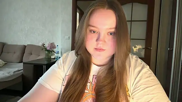 Snapshot of Alice898 chatting on May 14, 2026, 2:47 pm Alice898 online show from May 14, 2026, 2:47 pm