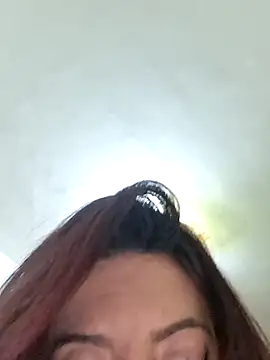 Anayssa  online show from February 13, 2026, 5:57 pm