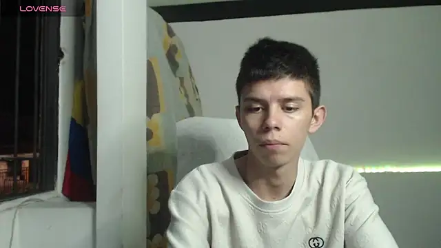JhoanVelezModel online show from October 22, 2025, 2:55 am