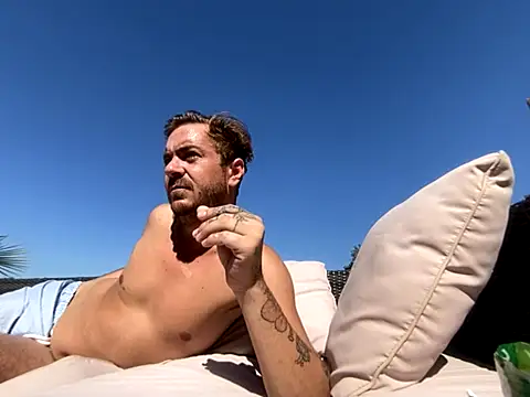 Snapshot of 3615-ULLA chatting on September 18, 2025, 11:57 am 3615-ULLA online show from September 18, 2025, 11:57 am