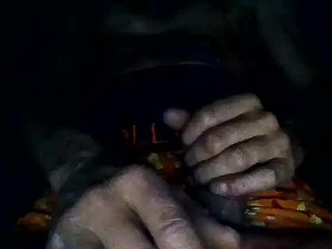Snapshot of handsome8inchh chatting on May 8, 2026, 11:08 pm handsome8inchh online show from May 8, 2026, 11:08 pm
