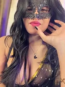 KARISHMA-STRIP online show from April 25, 2026, 5:32 pm