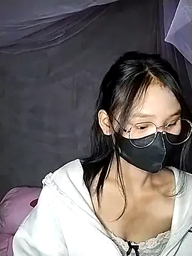 saronla 03 online show from November 5, 2025, 4:04 am