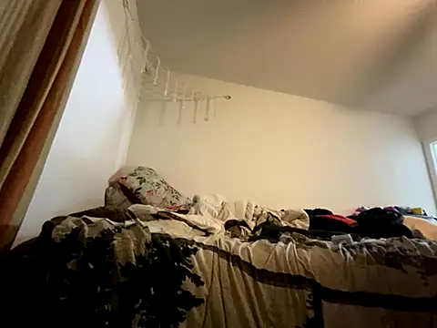 Snapshot of KANDIS864 chatting on November 13, 2025, 5:44 am KANDIS864 online show from November 13, 2025, 5:44 am