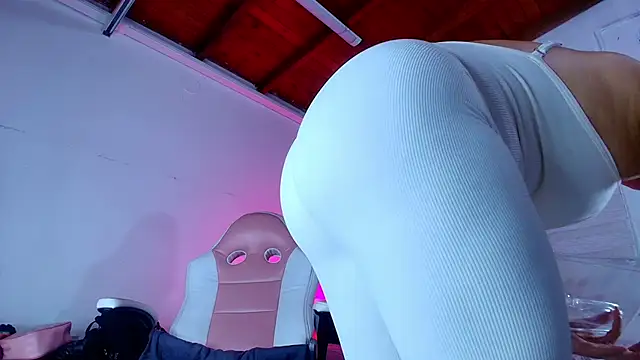 emma madi online show from September 10, 2025, 11:53 am